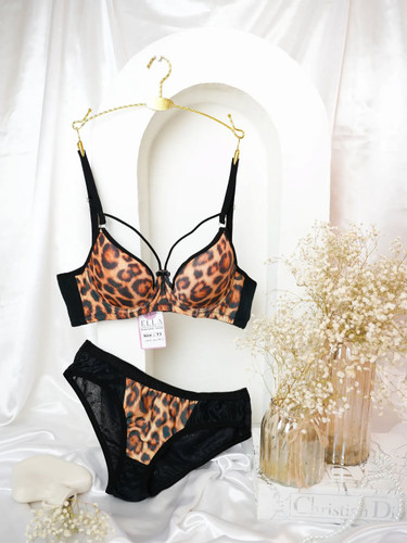 خرید بهترین ست شورت و سوتین اسفنجی کیفیت عالی